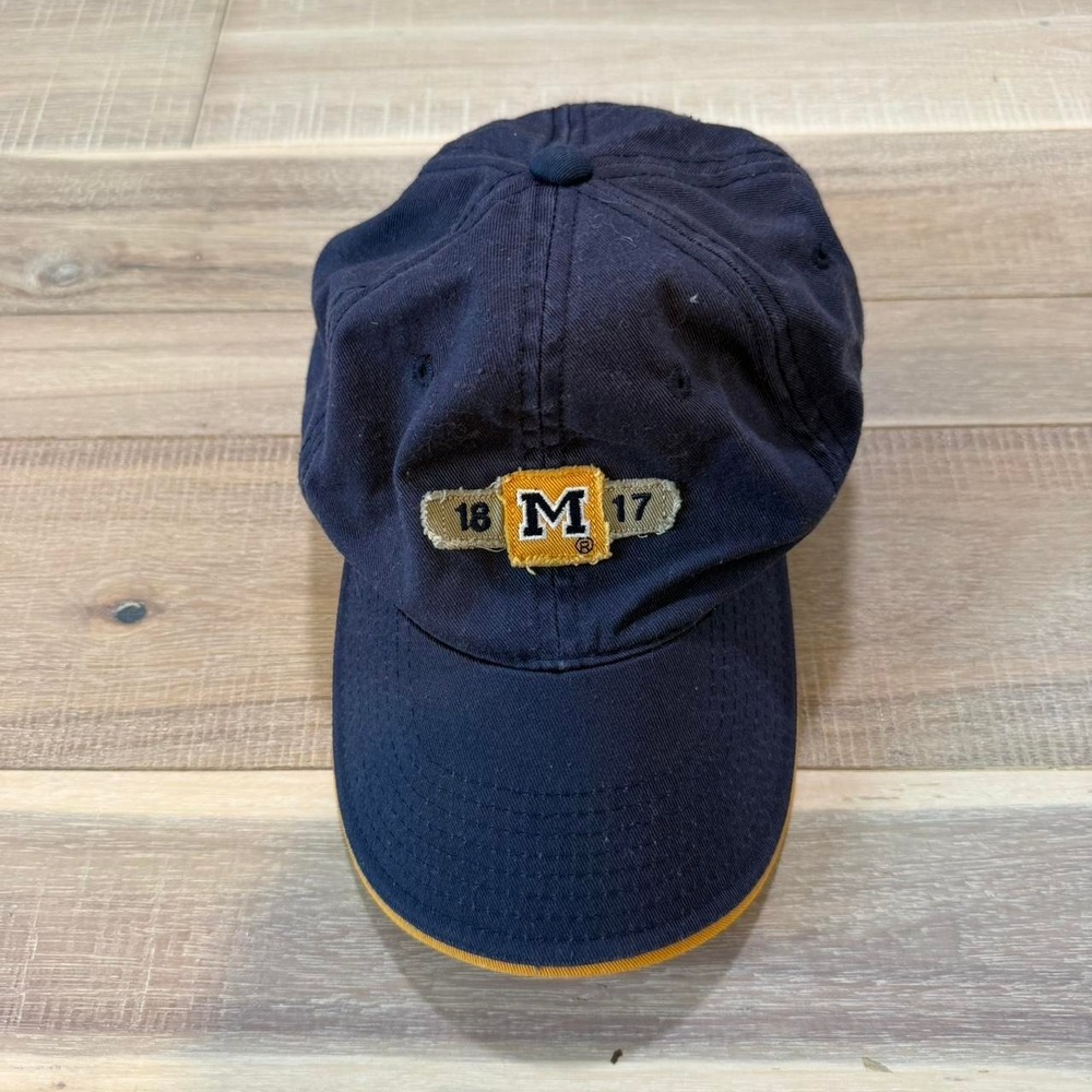 2000s Vtg Starter Michigan Wolverines navy blue baseball cap